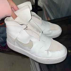 Great condition Nike shoes